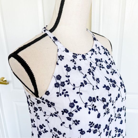 Ann Taylor XXSP Embroidered Floral Black & White‎ Halter Top - Picture 13 of 14
